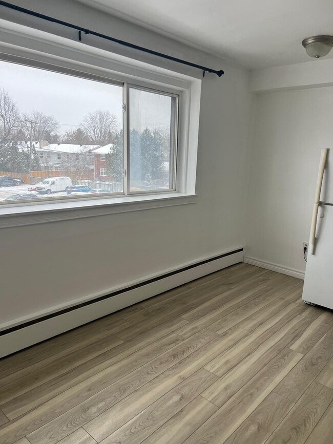 Building Photo - 2448 Carling Ave