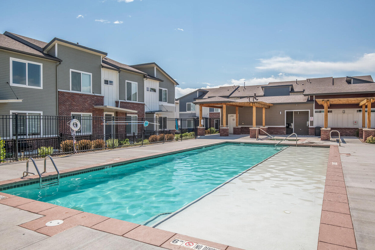 Sparkling Pool and Spa - Willow Point Townhomes