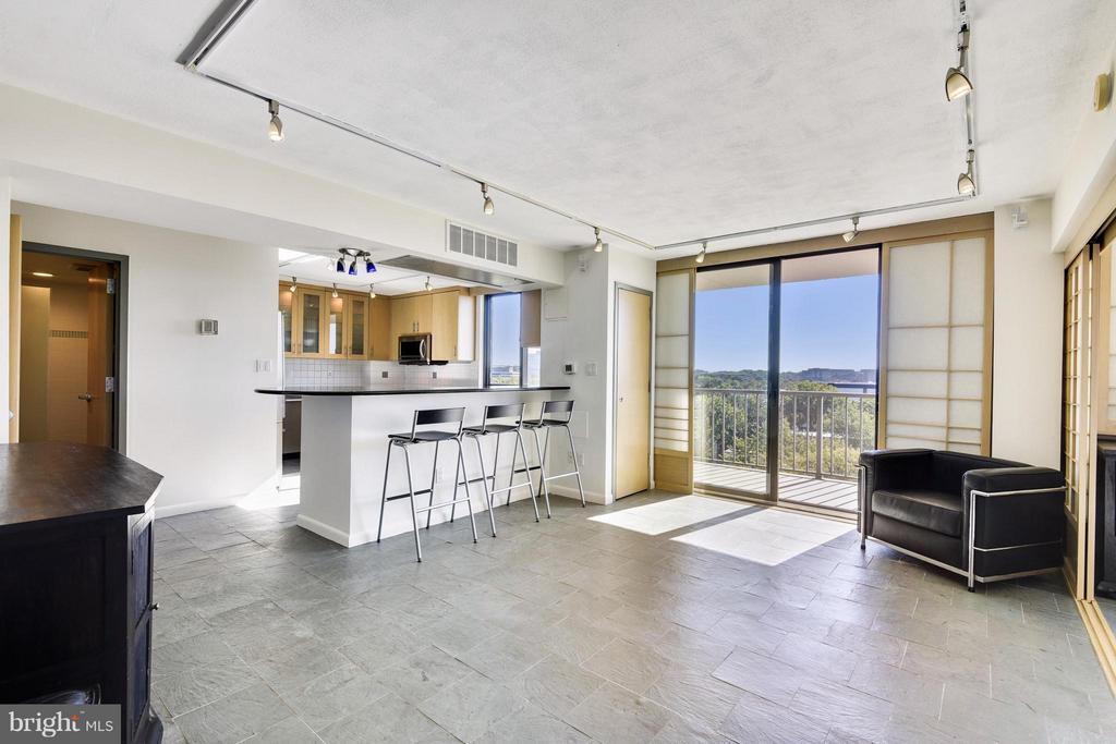Foto principal - 7420 Westlake Terrace