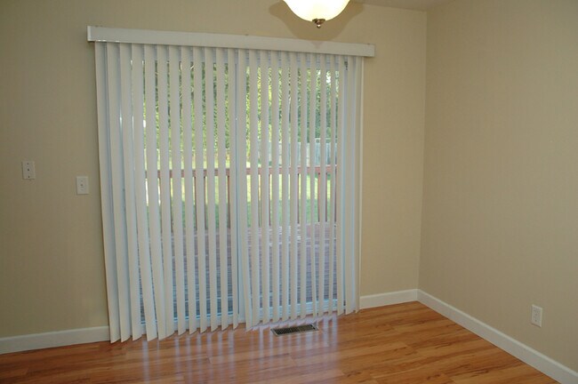 Foto del edificio - Kellogsville 3 Bed, 2 Bath Home, 2 Stall G...