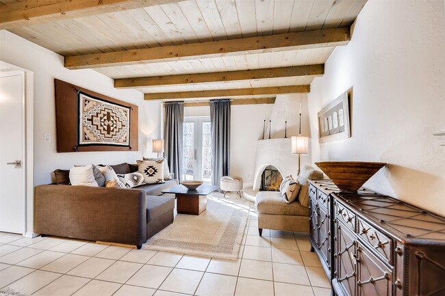 Building Photo - 2364 Camino Capitan