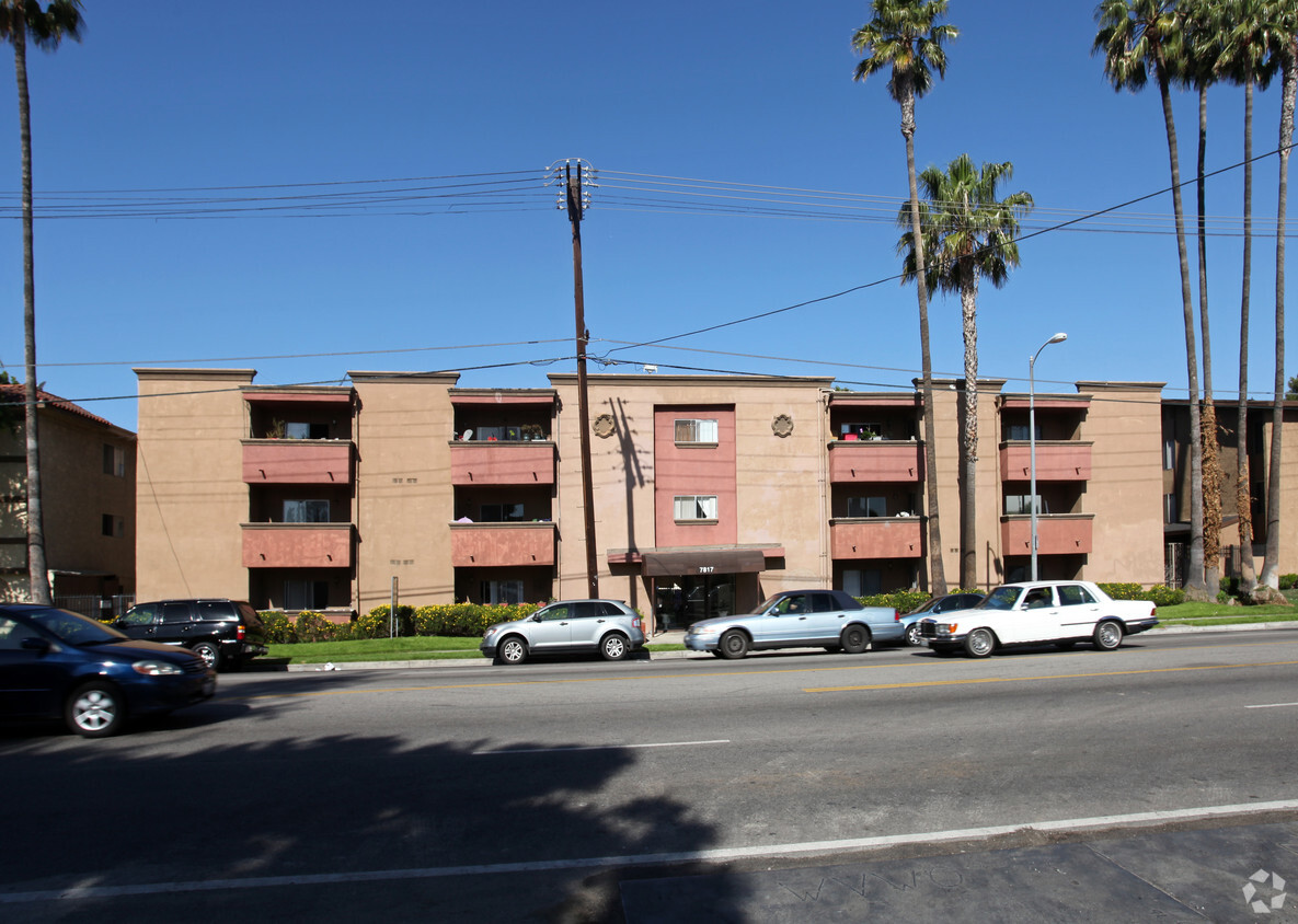 Building Photo - Victoria Apartments