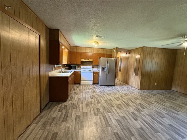 Foto del edificio - **Updated 3-Bedroom Home for Rent – Coushatta, Louisiana (Red River Parish)**