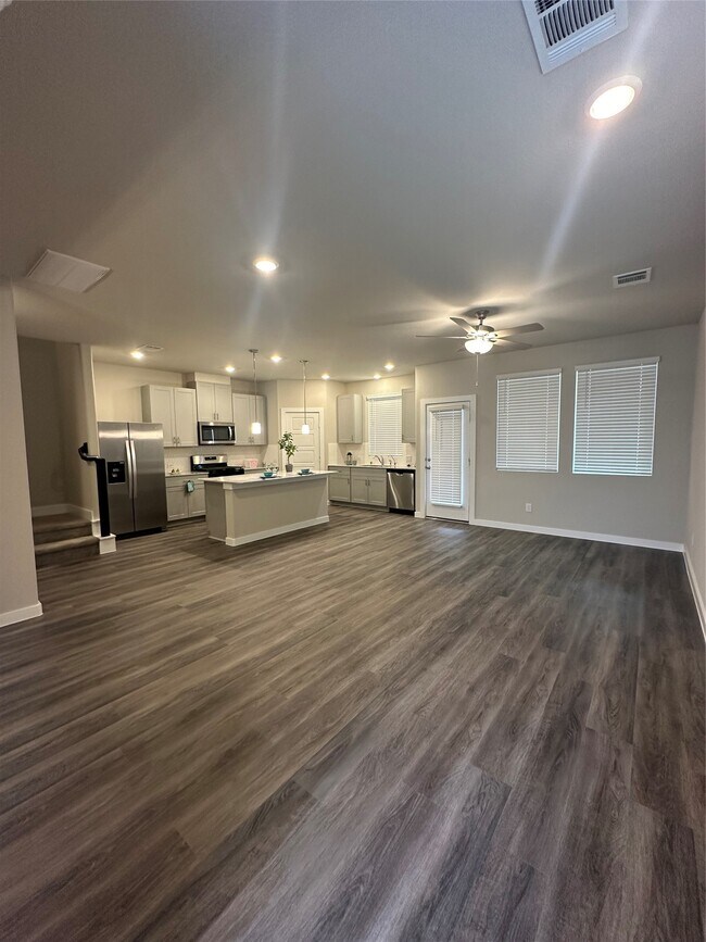 Foto del edificio - 3110 Valley Peak Dr