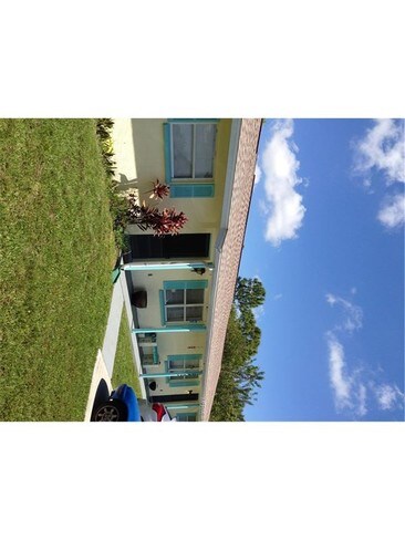Building Photo - 10452 Kidron Ave
