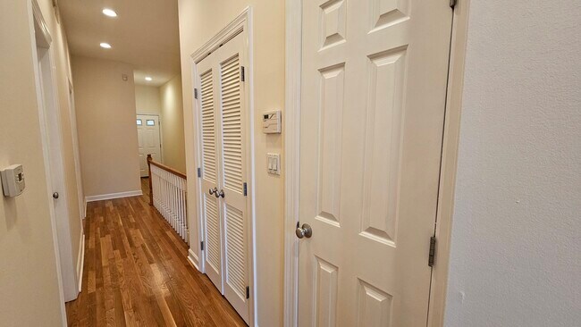 Building Photo - 509 N Hartland Ct