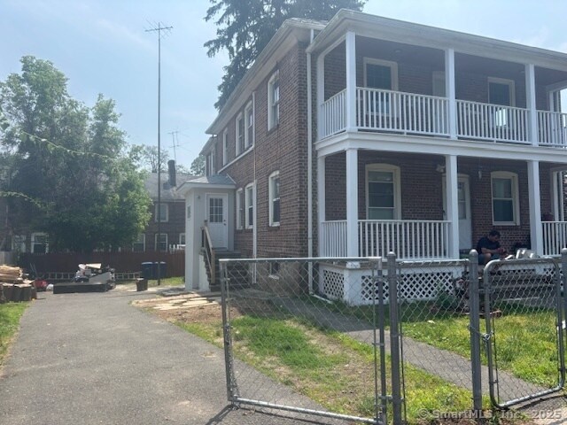 Building Photo - 8 Horace St