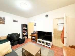 Building Photo - 333 Lawn St