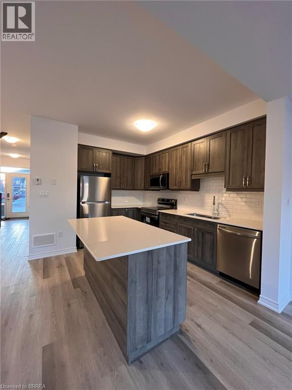 Building Photo - 461 Blackburn Dr
