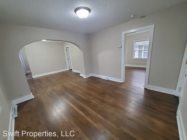 Building Photo - 2 br, 1 bath House - 2740 East Grand Avenue