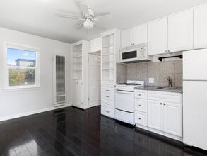 Building Photo - 1911 Church St