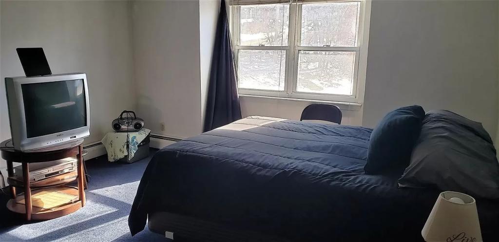 Foto del edificio - 700 Robbins Ave Unit 18