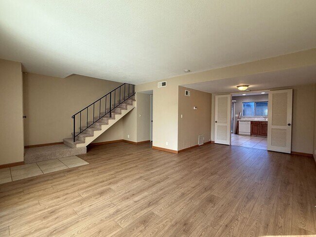 Building Photo - Updated 4 Bedroom, 2.5 Bathroom Townhouse in North San Jose