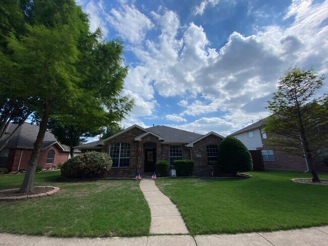 Foto del edificio - 9383 Crossvine Ln