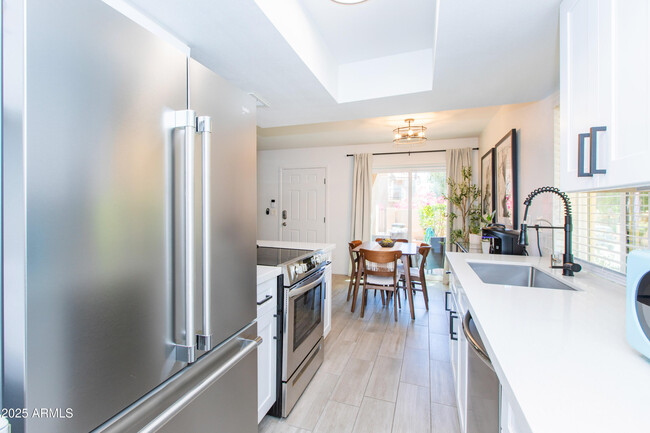 Foto del edificio - 720 E North Ln