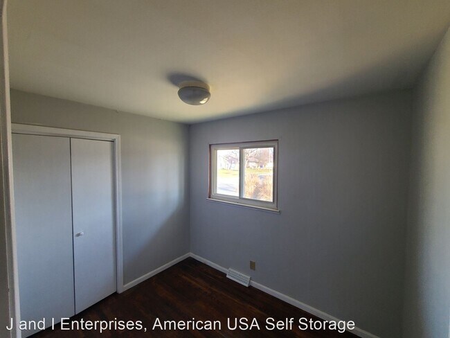 Building Photo - 3 br, 1 bath House - 553 Woodland