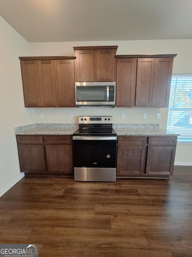 Building Photo - 3651 Falconwood Dr