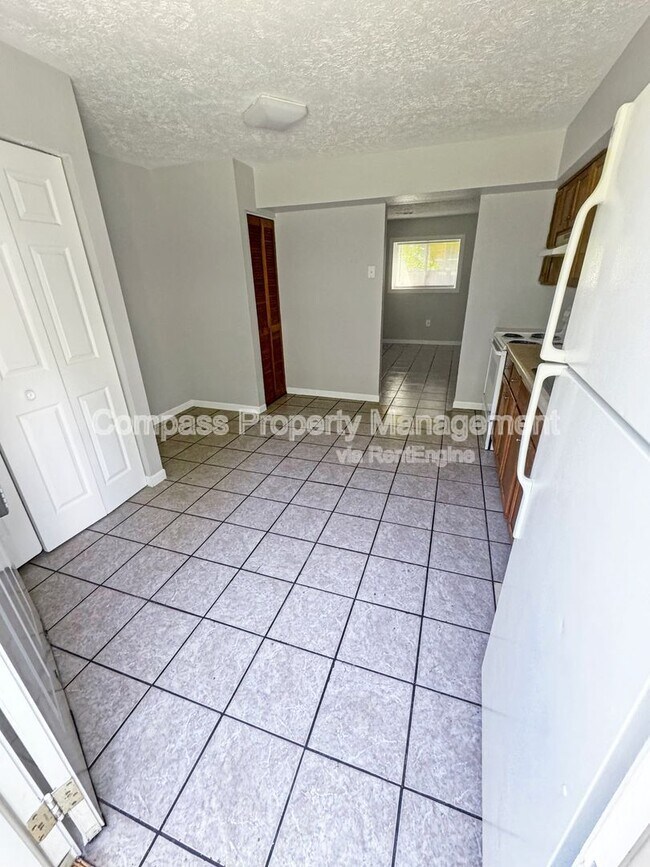 Foto del edificio - 3630 Douglas Ave