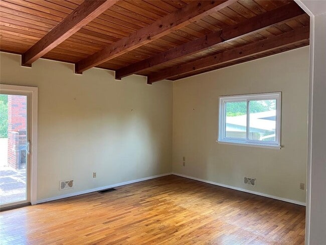 Building Photo - 331 N Coleman Rd