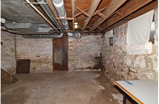 Building Photo - 223 7th St