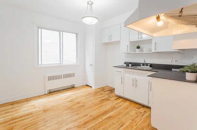 Building Photo - 5900 Chambord