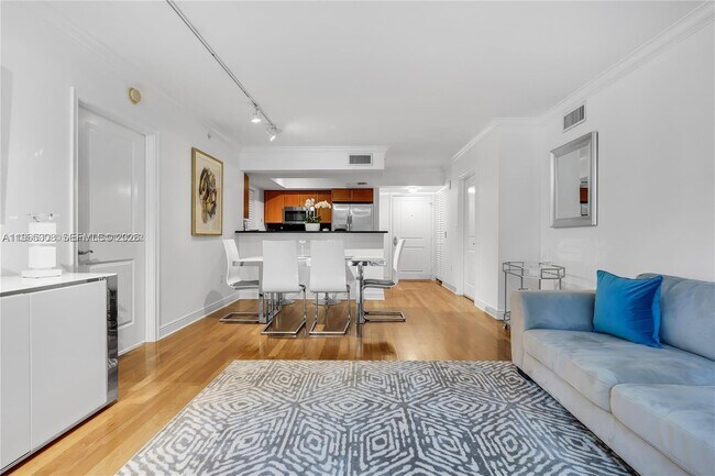 Foto del edificio - 99 SE Mizner Blvd