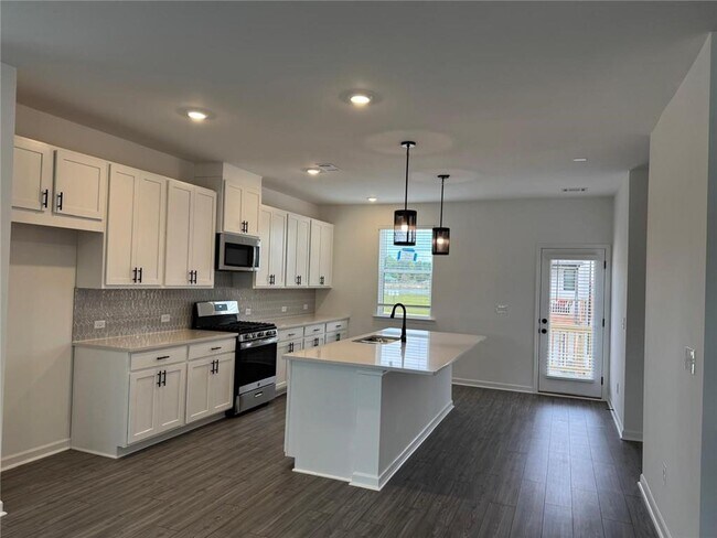 Foto del edificio - 1 Peeples Dr