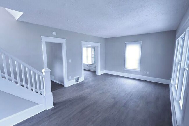 Foto del edificio - 893 Delia Ave