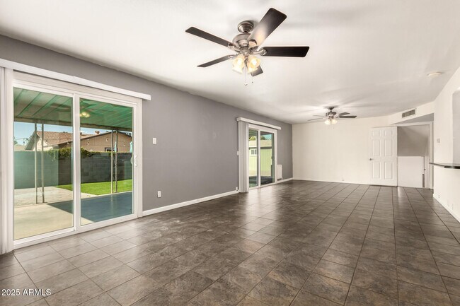 Building Photo - 230 E Strahan Dr