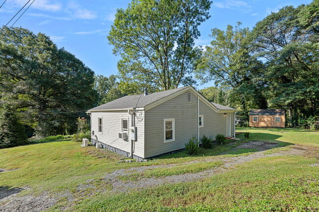 Building Photo - 200 Mauney St