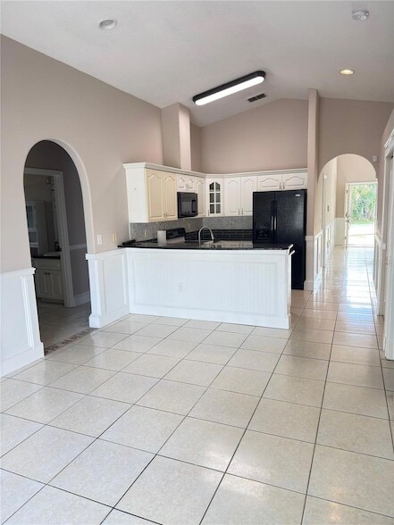Building Photo - 6303 Little River Dr