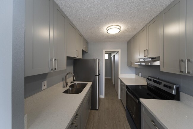 Building Photo - 2092 Kuhio Ave.