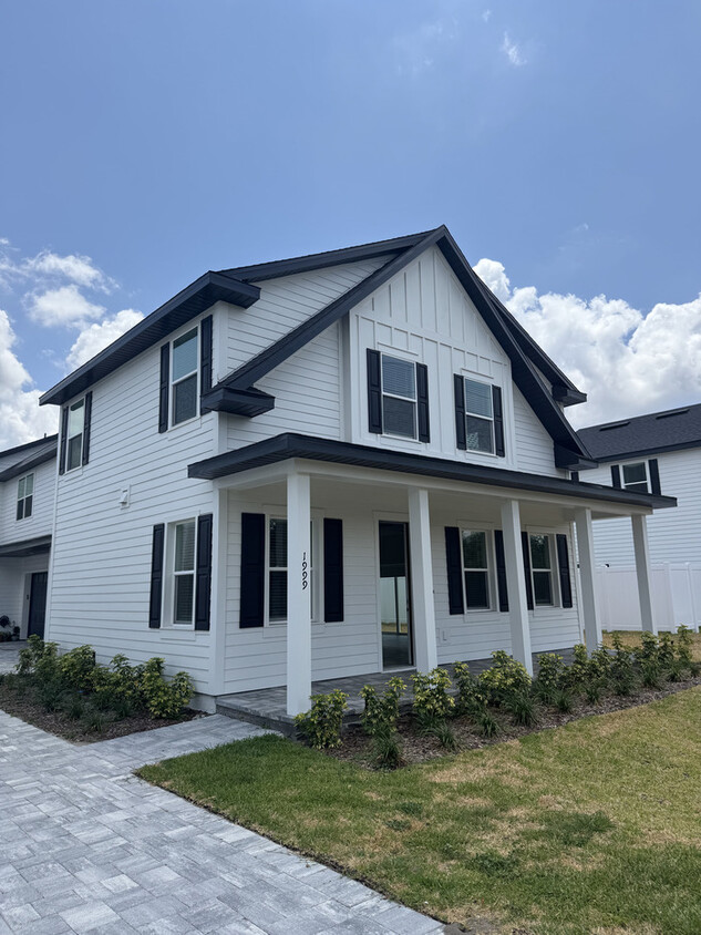 Primary Photo - Brand new home