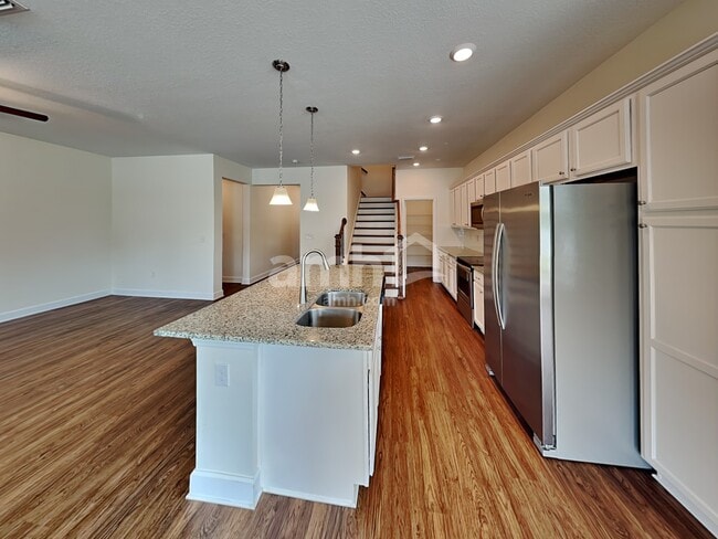 Building Photo - 345 Pine Terrace Dr
