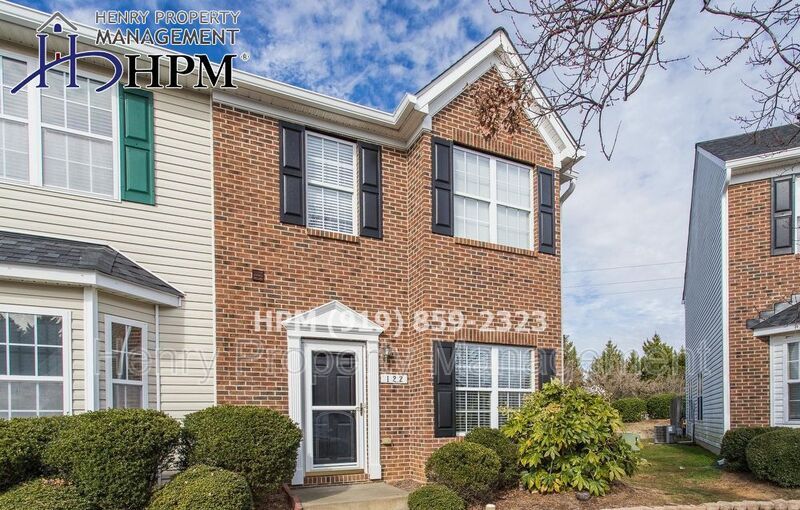 Primary Photo - 122 Watertree Ln