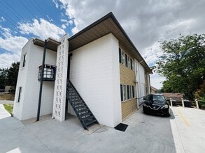 Building Photo - 26 W Girard Ave