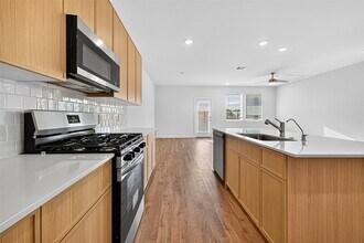 Building Photo - 3518 Blue Mockingbird St