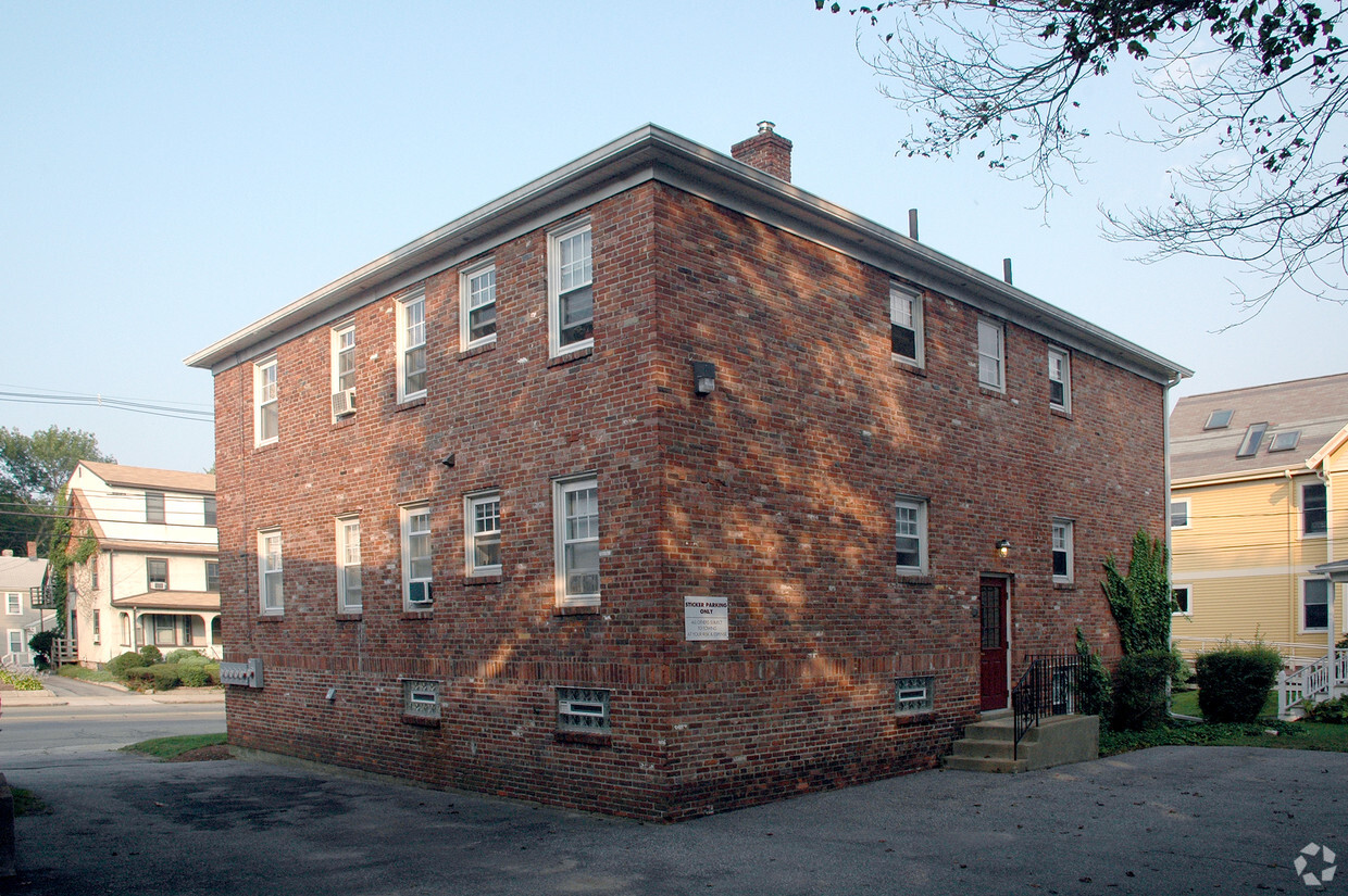 Foto del edificio - 1016 Massachusetts Ave