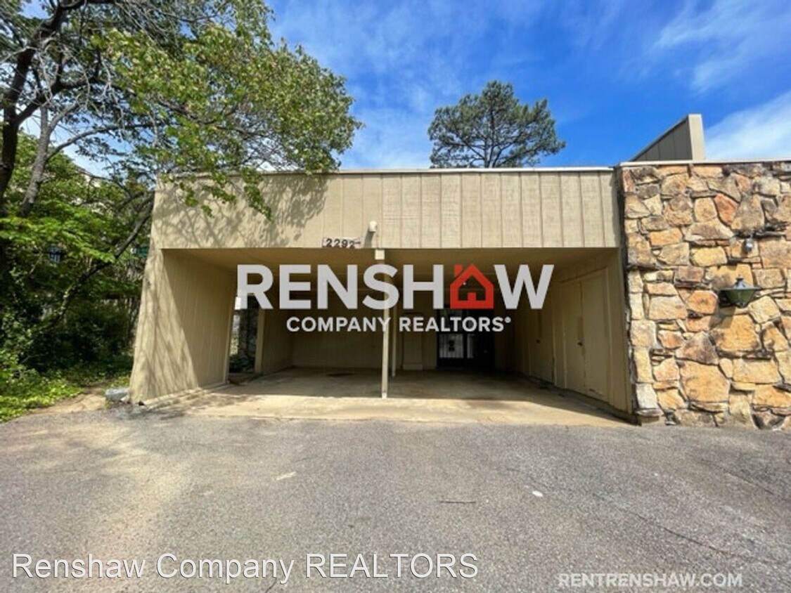 Primary Photo - 3 br, 2.5 bath House - 2292 Foxmoor Ln Uni...