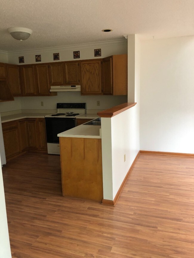 Foto del edificio - 23 Woodside Dr