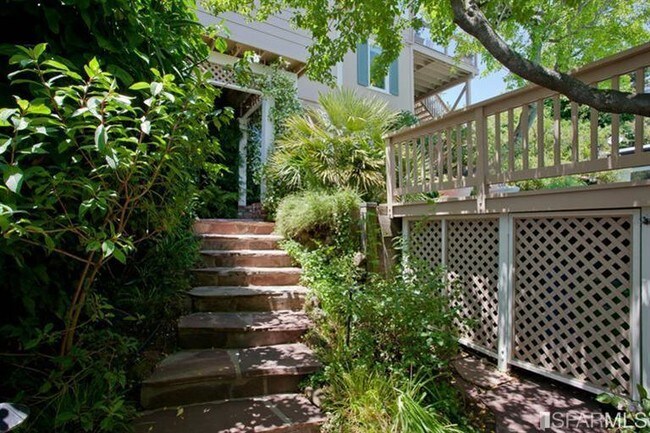 Building Photo - 376 Hill St