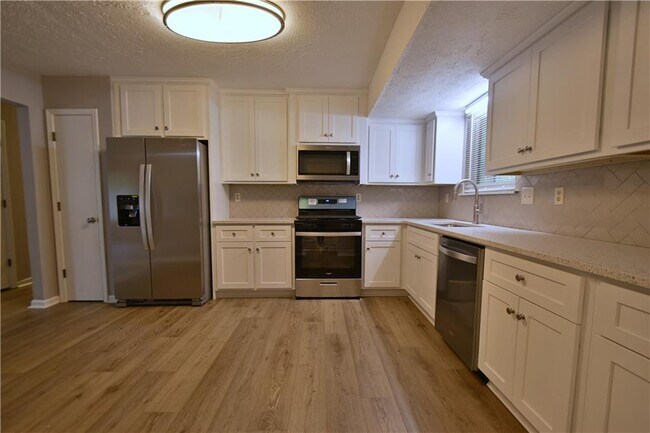 Building Photo - 4771 Ridgewood Ct NW