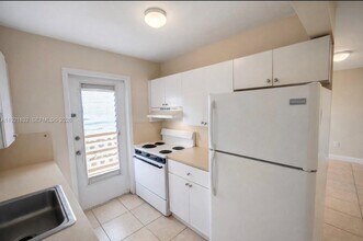 Building Photo - 12275 NE 19th Ave