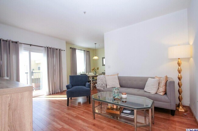 Building Photo - 300 E Providencia Ave