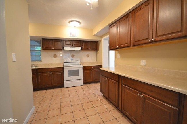 Building Photo - 9808 N 55th St