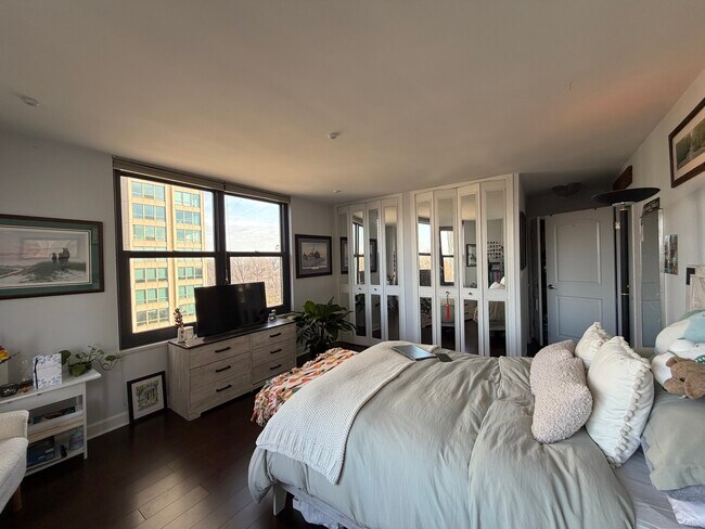 Foto del edificio - 3440 N Lake Shore Dr