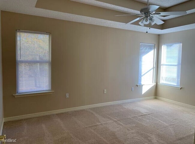 Building Photo - 4 br, 3 bath House - 67168 Locke St