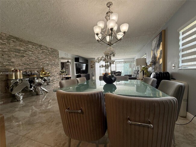 Foto del edificio - 12950 SW 4th Ct