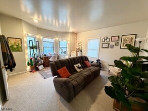 Building Photo - 33 Claremont Ave