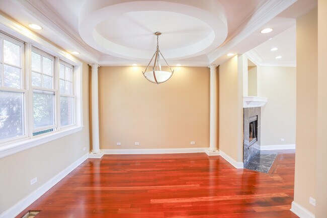Foto del edificio - 4333 W Peterson Ave